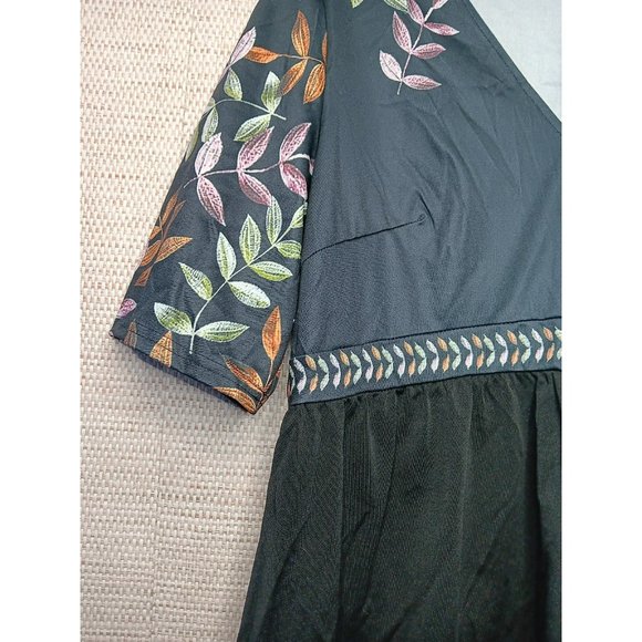 Black V Neck Blouse with Leaves Pattern and Half Sleeve Size Large - Picture 6 of 8